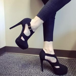 Rock & Republic Ashby Black heels 9.5